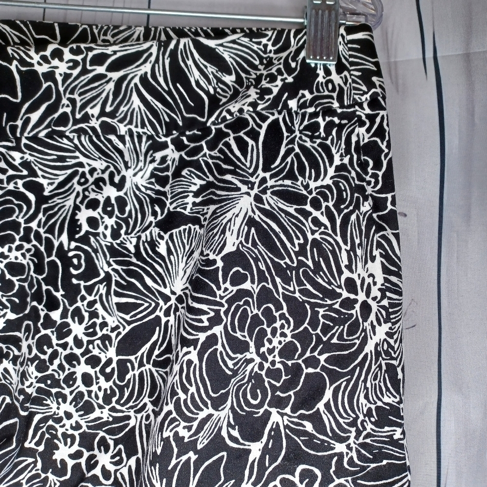 Talbots Floral Black and White Women's Pencil Preppy Skirt - Picture 8 of 12